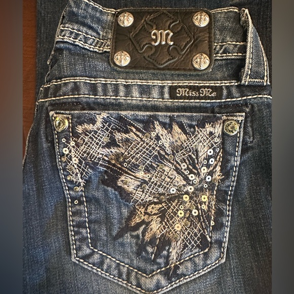 Miss Me Embellished Boot Cut Low Rise Jeans 27 x 34 Inseam - Picture 6 of 10